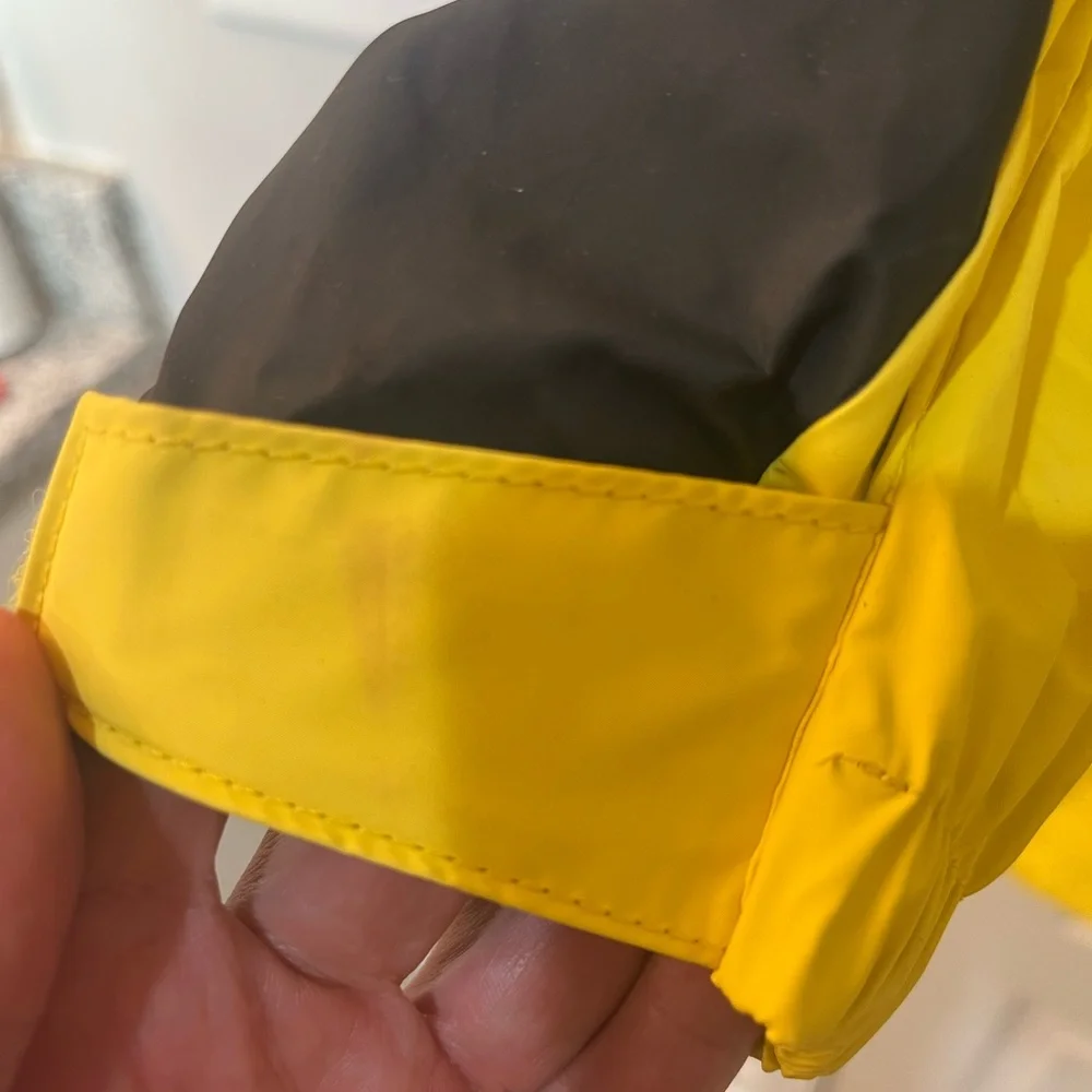 Northeast Outfitters Rugged Outdoors Men’s Size Medium Yellow Hooded Rain Jacket